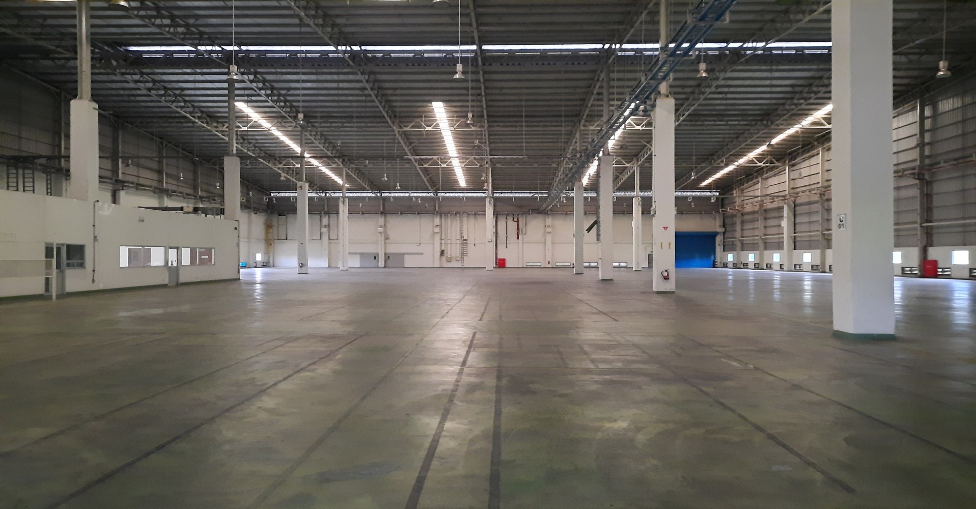 Cibitung MM2100 Warehouse Interior and Cargo Handling